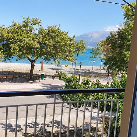 Nafpaktos Beach House Sea View Apartment First Floor Kültér fotó