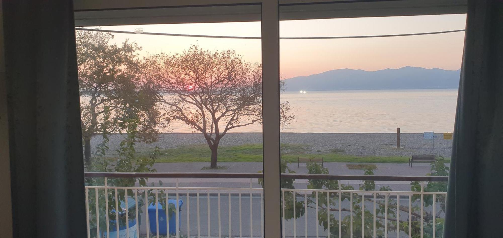 Nafpaktos Beach House Sea View Apartment First Floor Kültér fotó