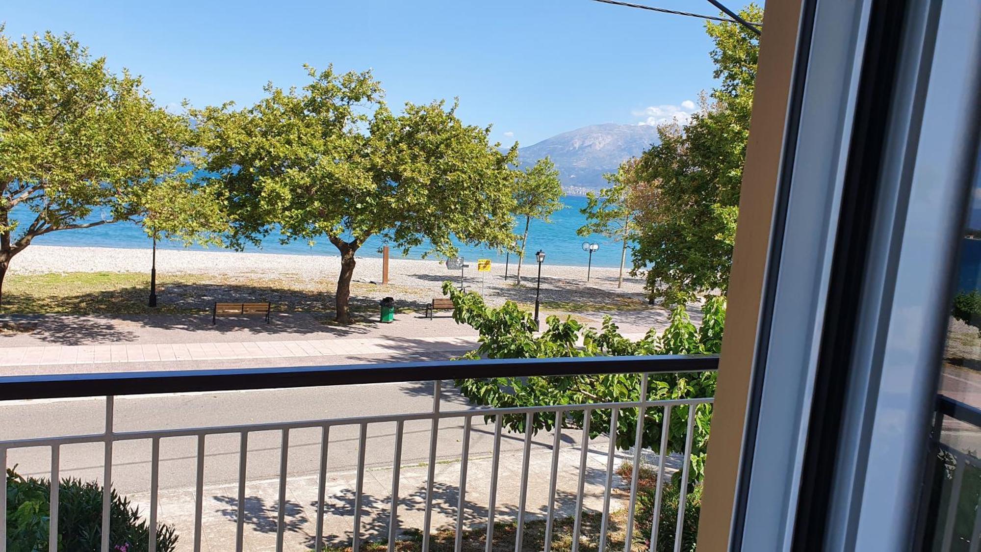 Nafpaktos Beach House Sea View Apartment First Floor Kültér fotó