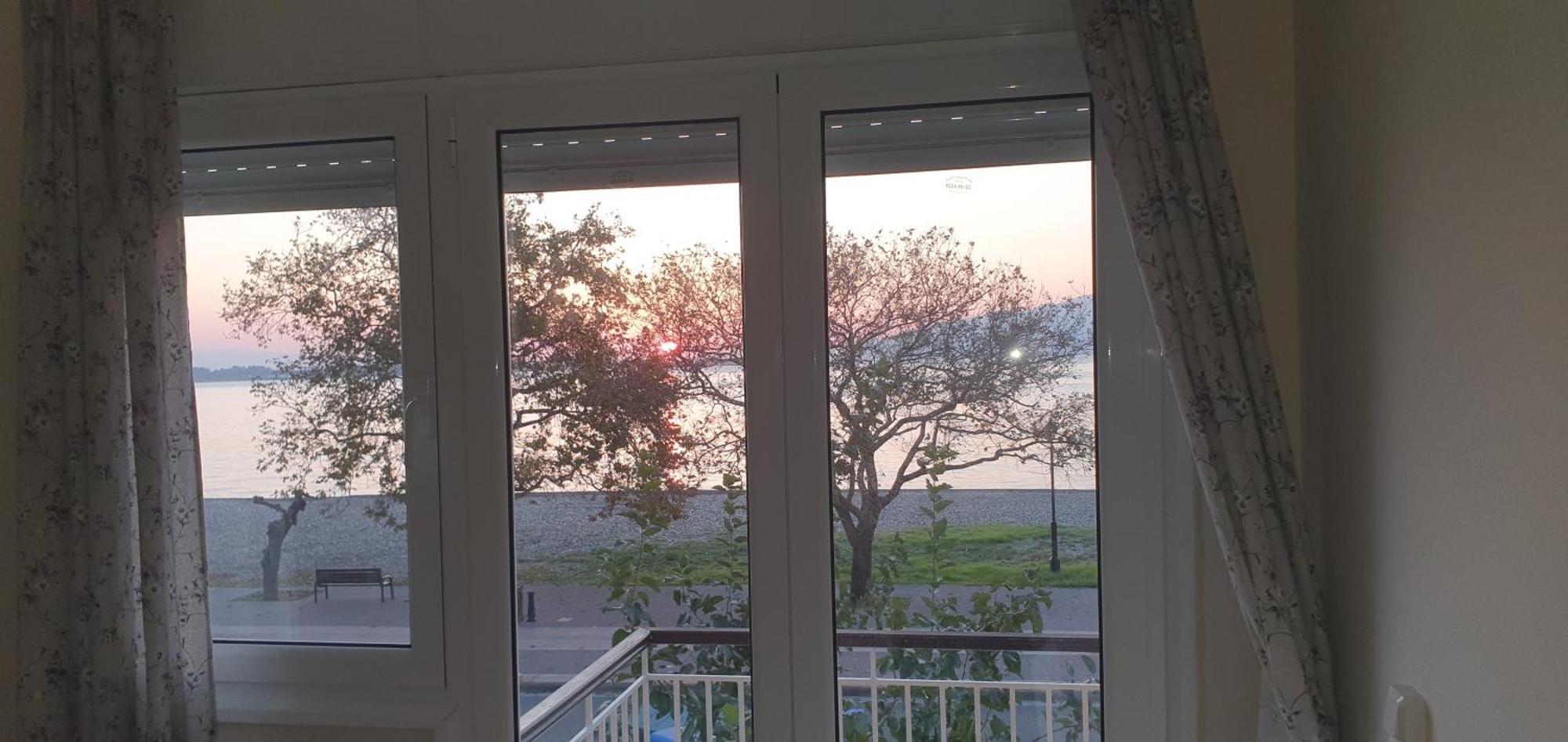 Nafpaktos Beach House Sea View Apartment First Floor Kültér fotó