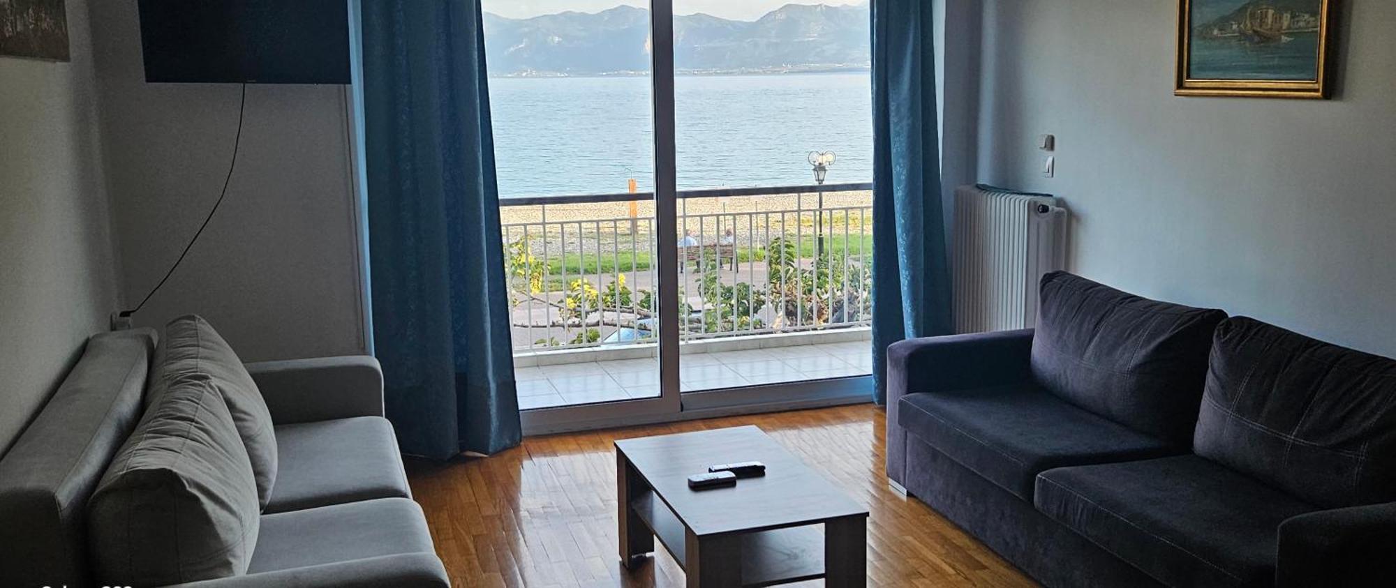 Nafpaktos Beach House Sea View Apartment First Floor Kültér fotó
