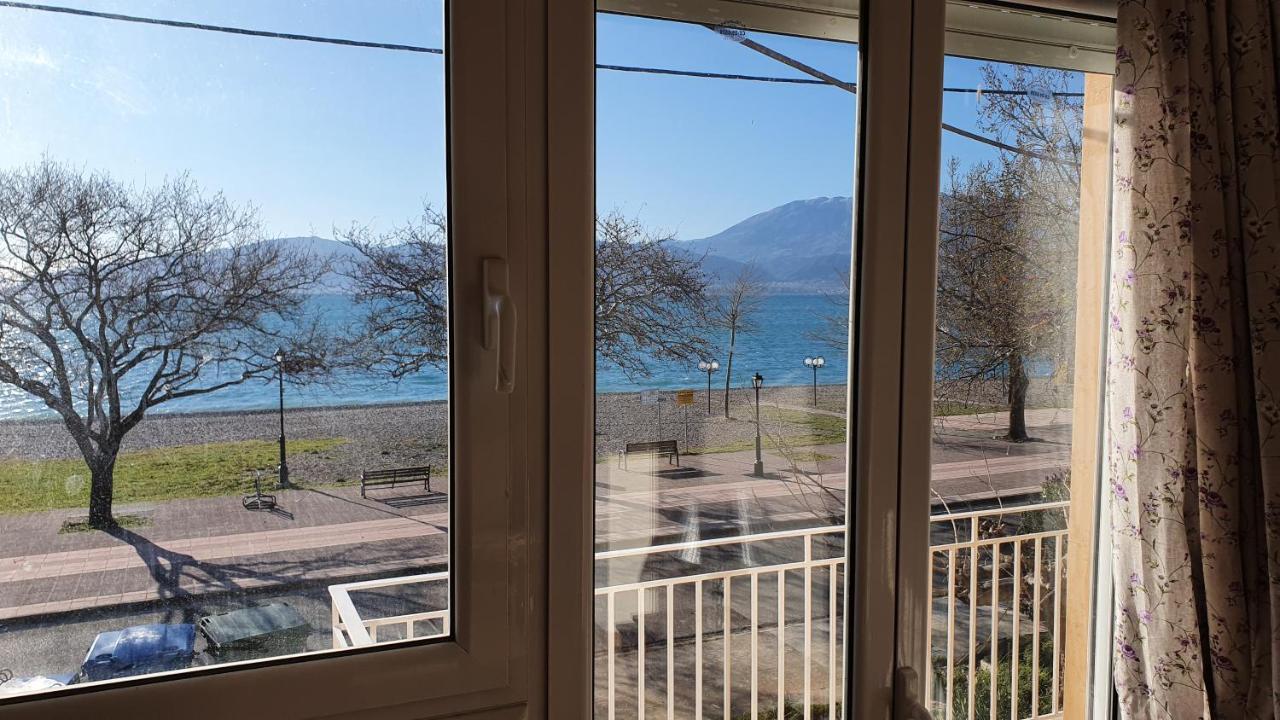 Nafpaktos Beach House Sea View Apartment First Floor Kültér fotó